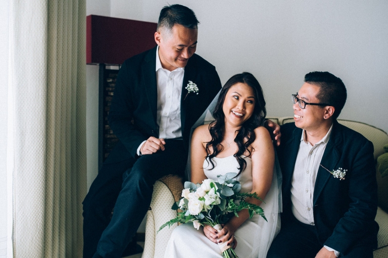 wedding-siblings