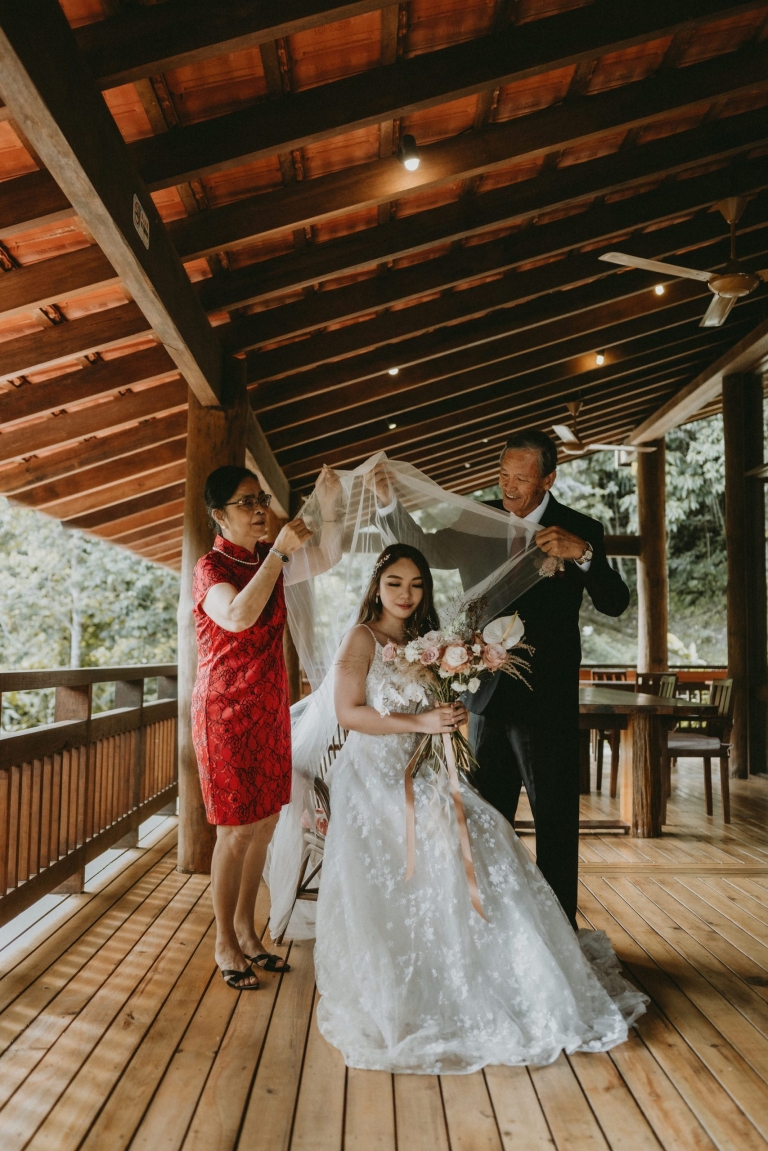 Bride in Enderong Resort