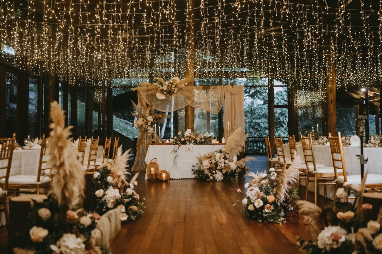 Rustic wedding decor
