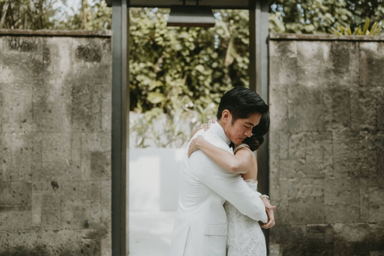 Soori Bali Wedding Hug