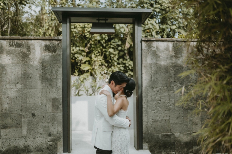 Soori Bali Wedding Hug