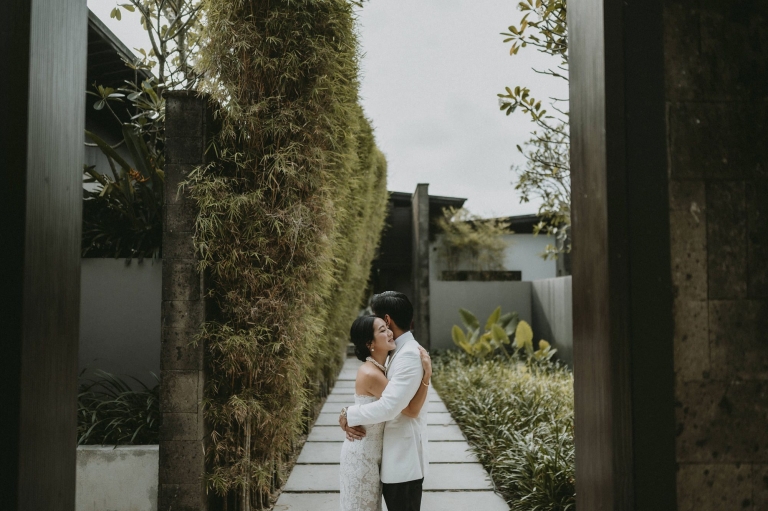 Soori Bali Wedding Hug