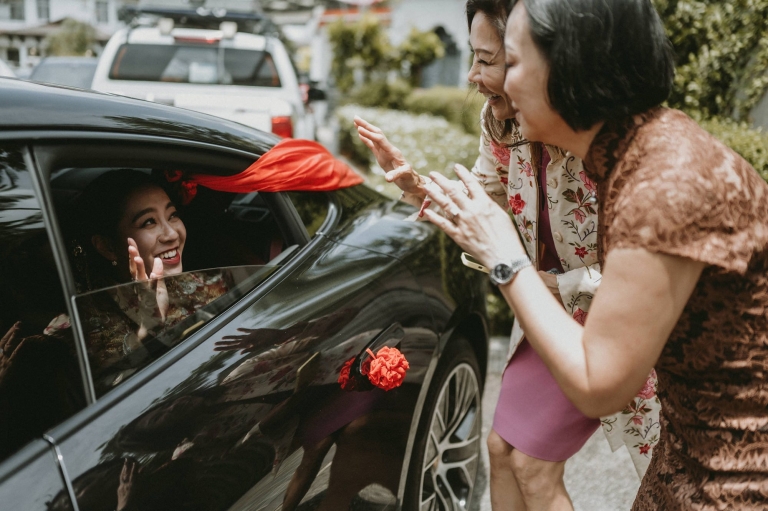 Sending the bride in the bridal car